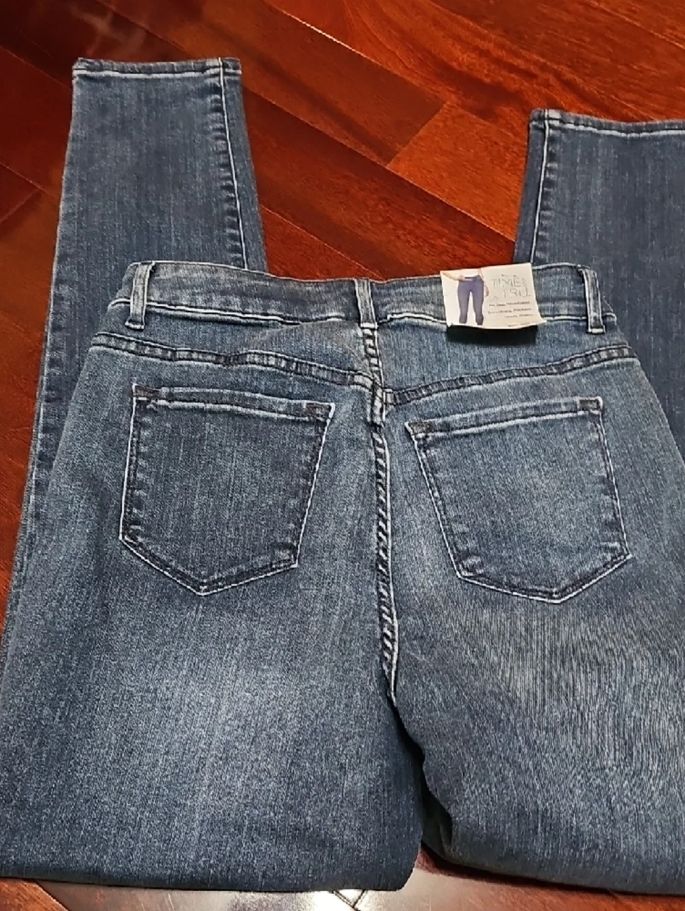 Time and Tru WomensSkinny Jeans in Faded Blue Wash - Picture 3 of 5
